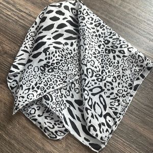 Brand new scarf